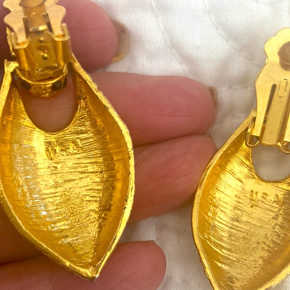 Vintage doorknocker earrings. Oblong with encrusted black glass prism stones. - Picture 6 of 7